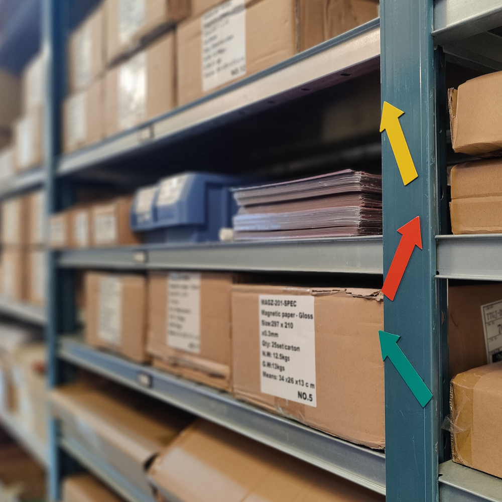 Gul pil 7x3 cm. - magnetfolie